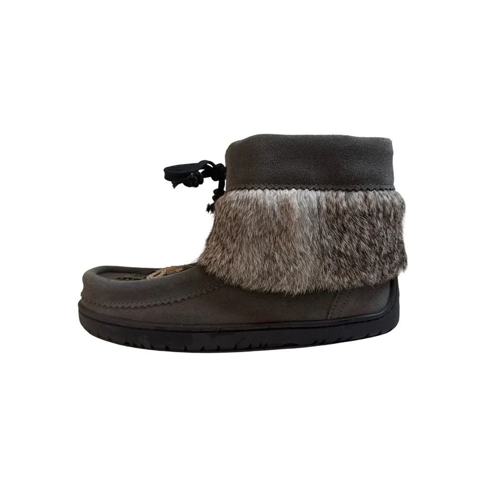 Manitobah Mukluks Grey Suede Beaded Fur Trim Winter Boots Womens Size 7 L7